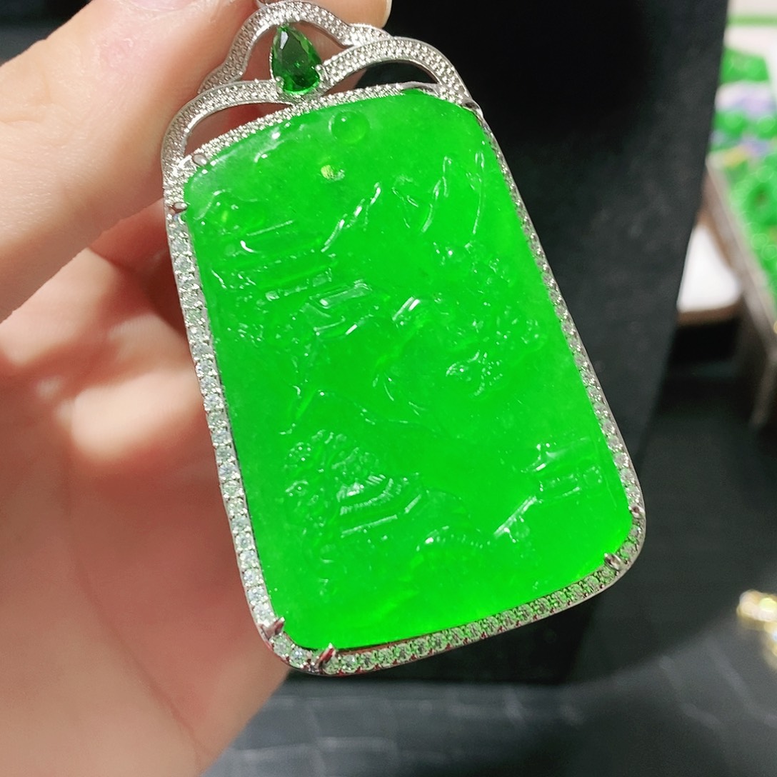 翡翠颈饰银S925镶嵌吊坠