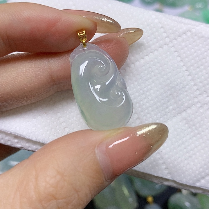 翡翠未镶嵌颈饰挂件