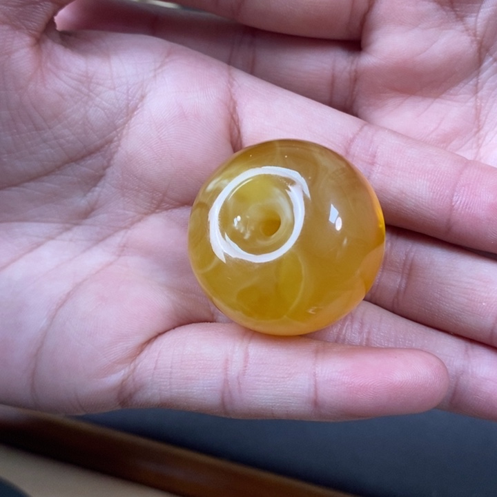 琥珀裸石未镶嵌平安扣