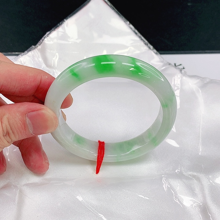 翡翠未镶嵌手镯圈55。58031