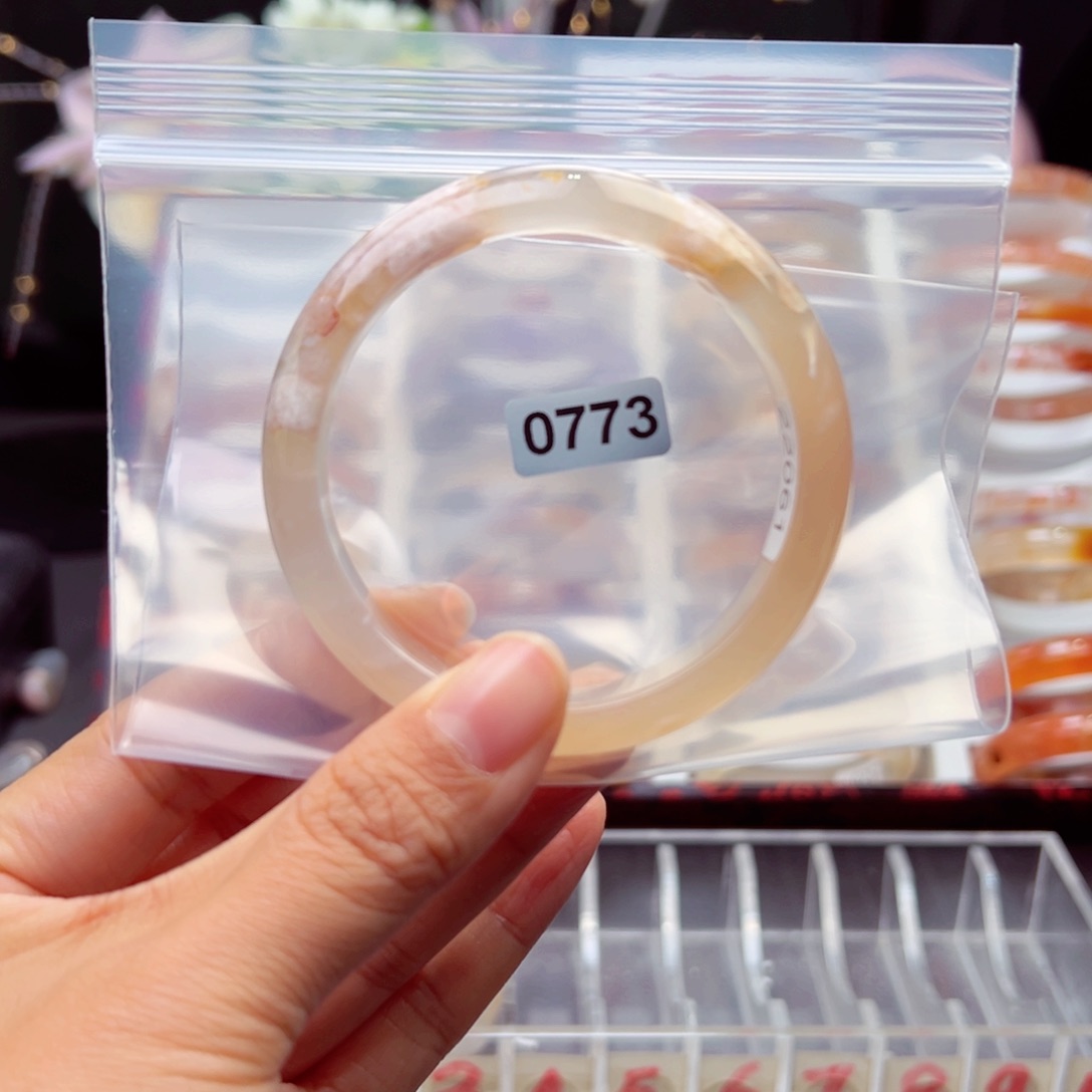 玛瑙/玉髓手镯未镶嵌ﾍ****