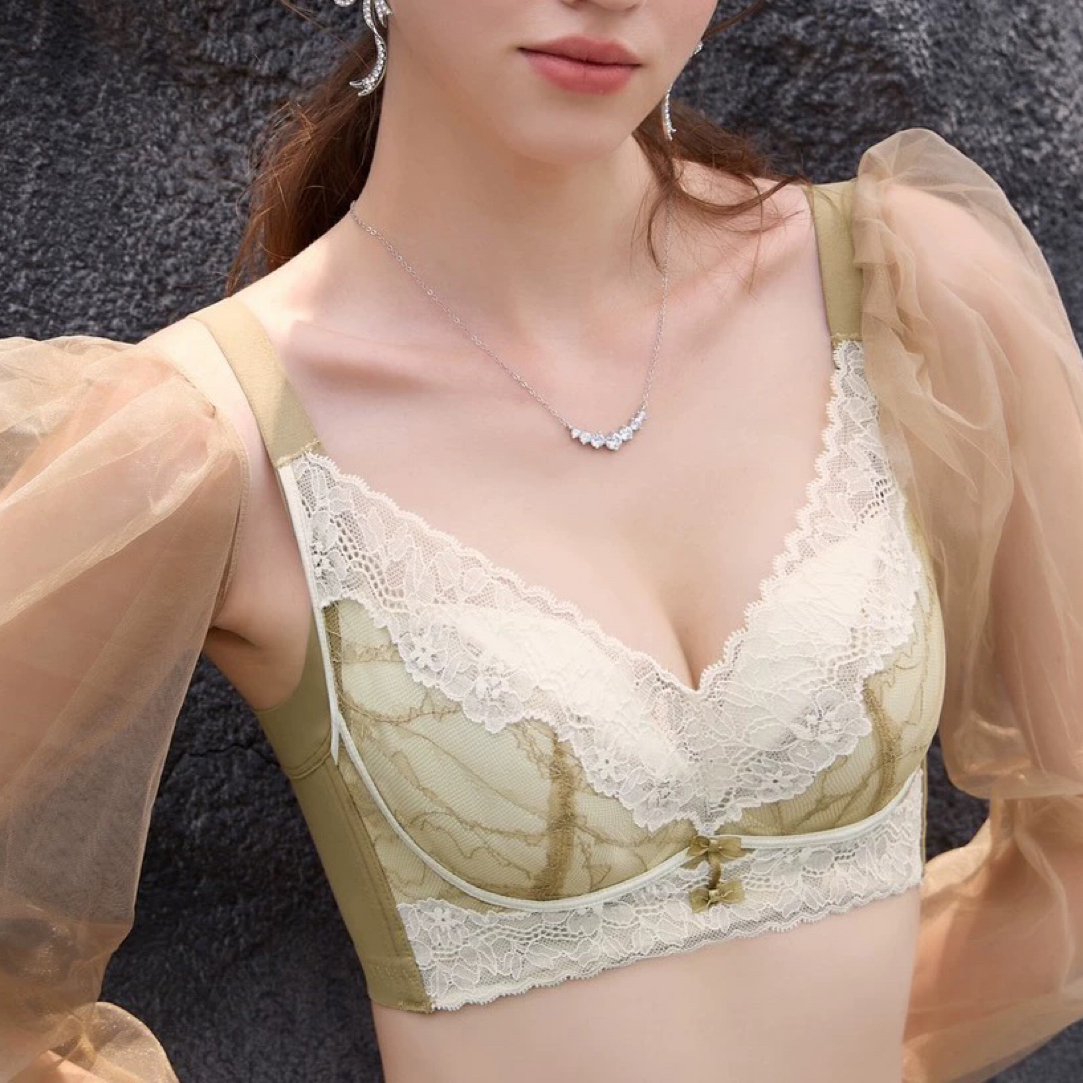 卿小亲大b小c冰激凌文胸