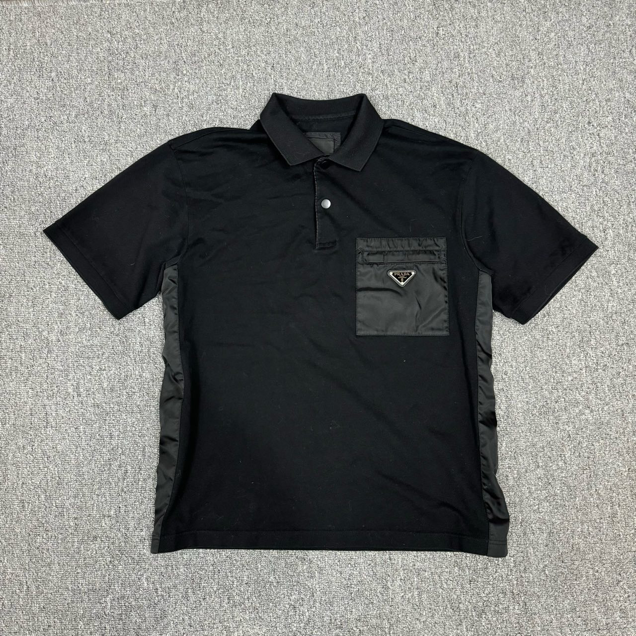 11710415 Prada普拉达 黑色口袋三角标短袖Polo衫 M码99新