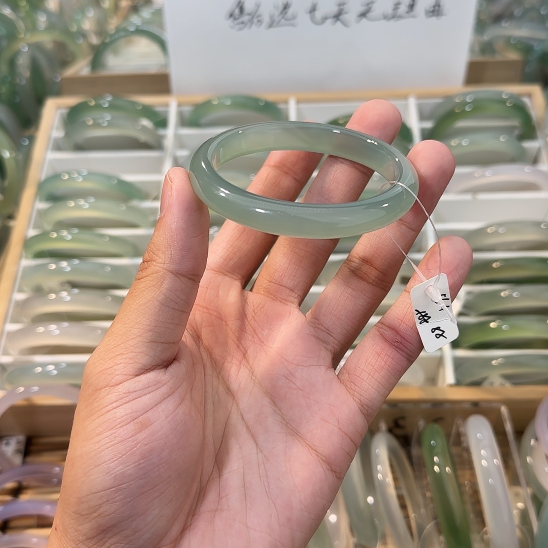 玛瑙/玉髓未镶嵌手镯圈口56.4