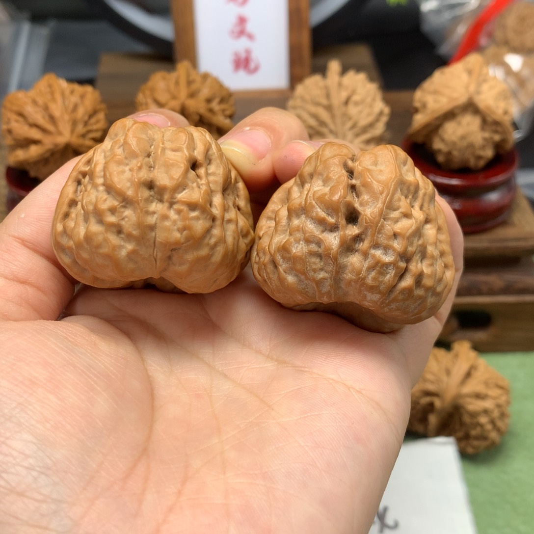 文玩核桃吊坠40蛤蟆头