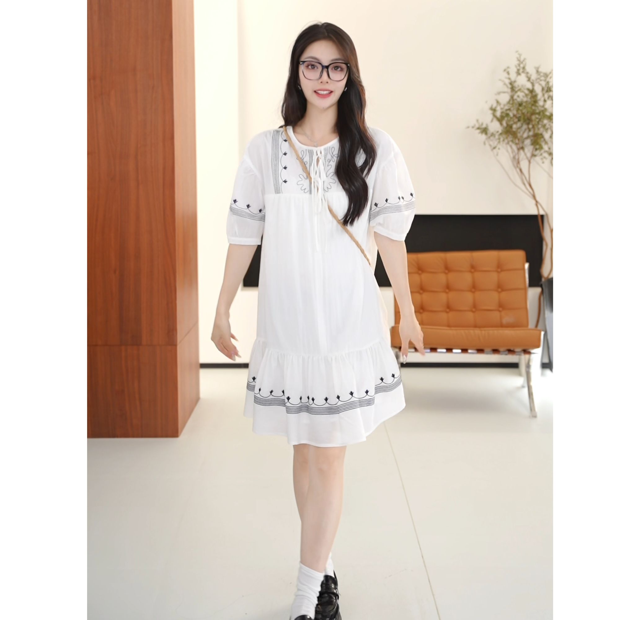 VEGA CHANG连衣裙女夏季新款蓬蓬裙褶皱刺绣连衣裙薄款韩版测