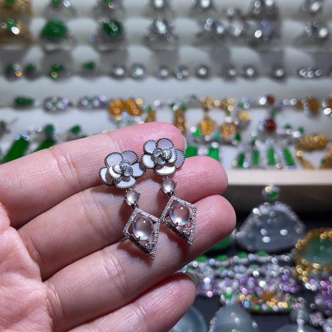 翡翠耳饰18K金镶嵌玻璃种冰蛋