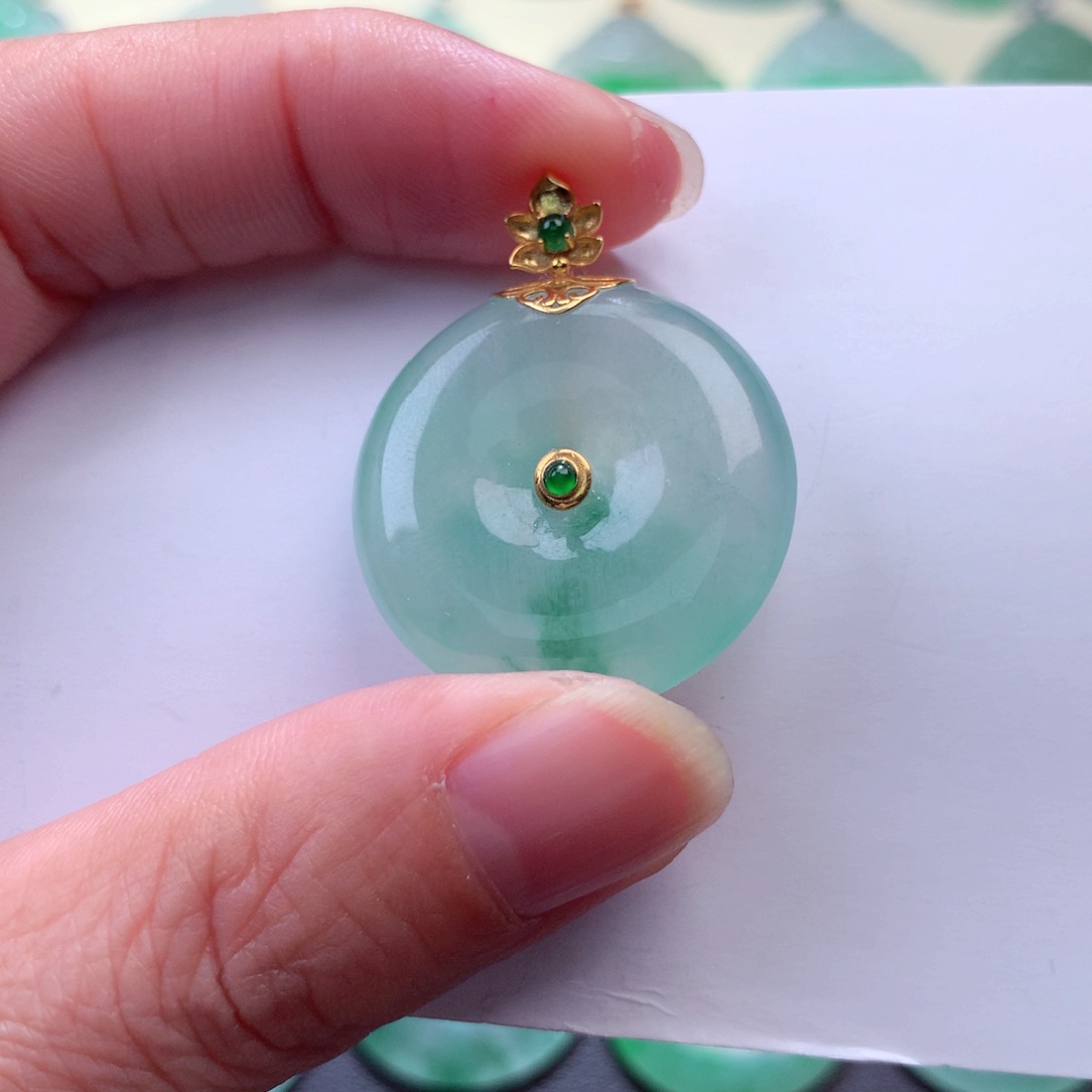 翡翠吊坠(不含链)18K金镶嵌