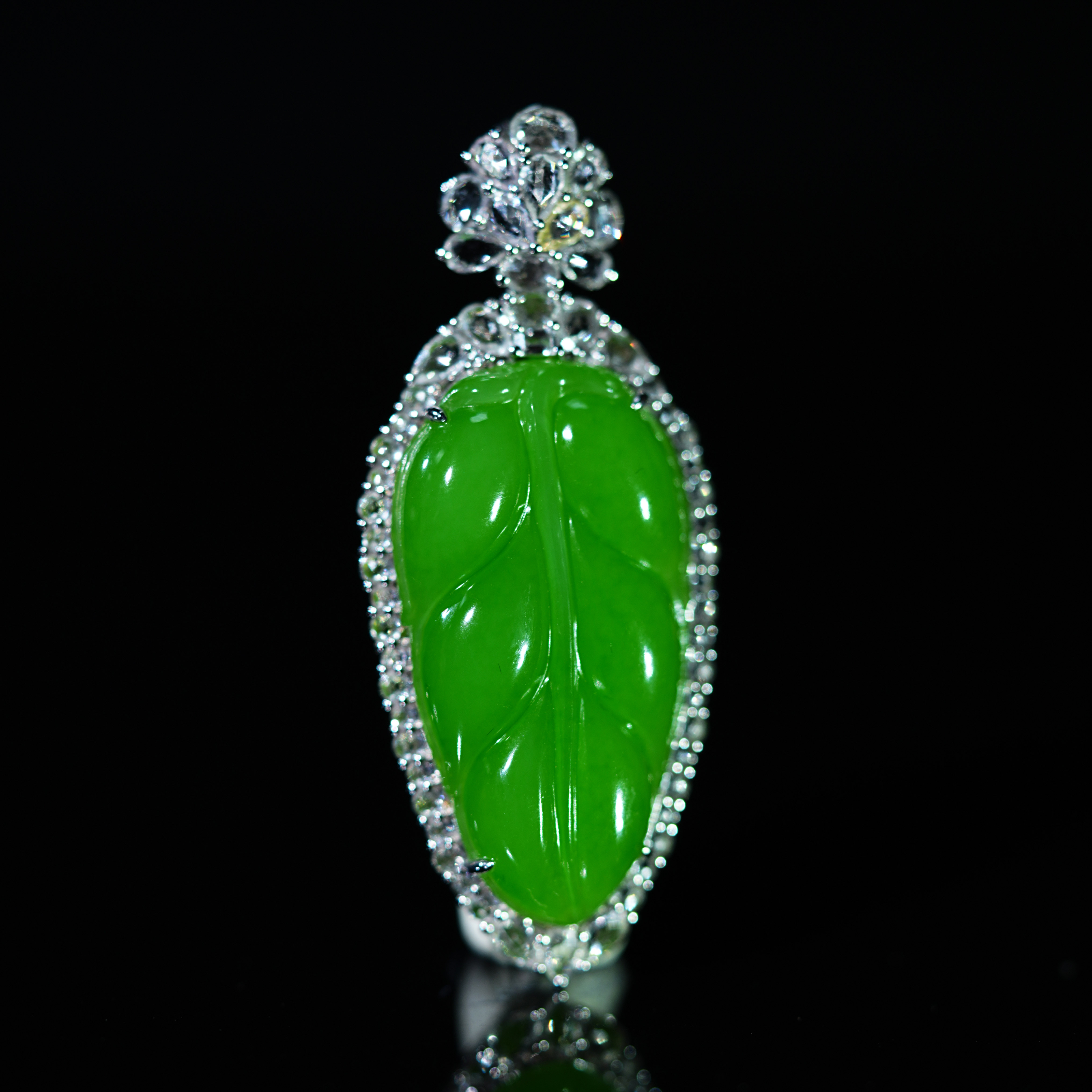 『小浩珠宝』天然和田玉碧玉老料·苹果绿浓色叶子吊坠18K级珍藏级