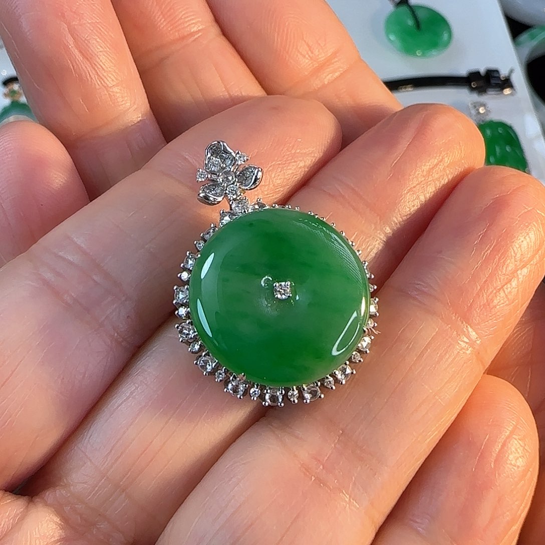 翡翠颈饰18K金镶嵌平安扣