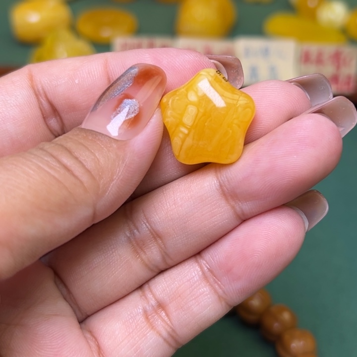 蜜蜡未镶嵌珠宝奇石