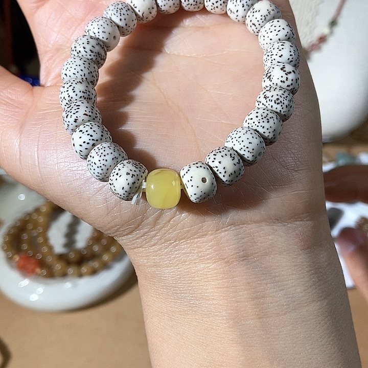 和田玉（糖玉）颈饰未镶嵌