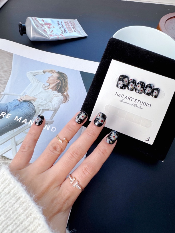 【400-599】纯手工穿戴甲两单包邮，亮灯牌送蓝胶/3m胶（无工具包）