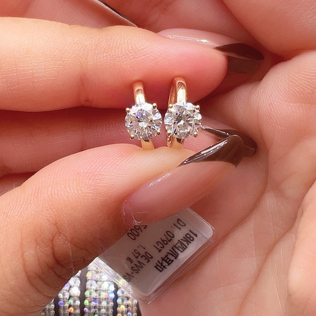 18K金镶嵌颈饰实验室培育钻石