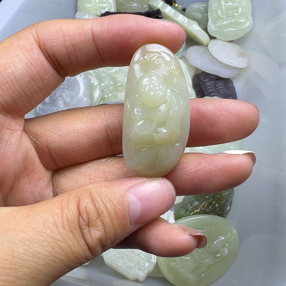 和田玉未镶嵌颈饰卡38.8