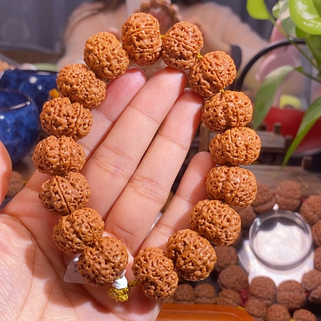 金刚菩提手串M****S六瓣招财针孔蜂王20mm