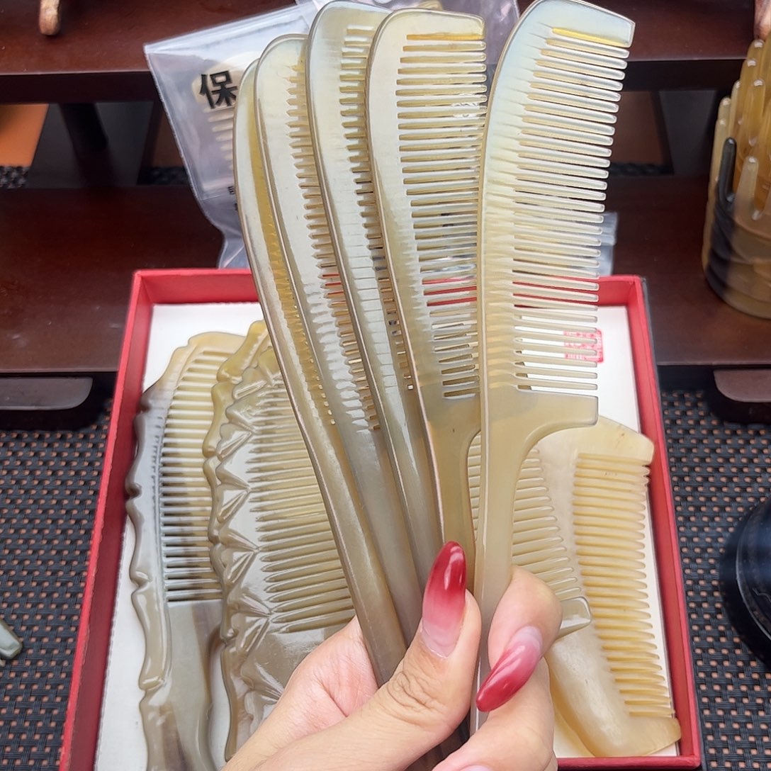 手工制作纯牛角梳子