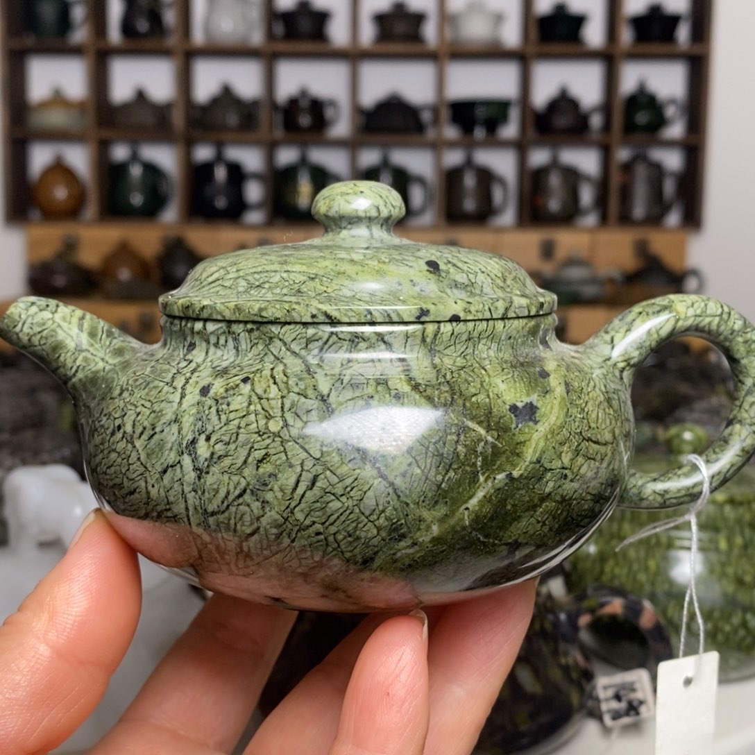 藏玉药王石蛇纹料扁仿古240cc