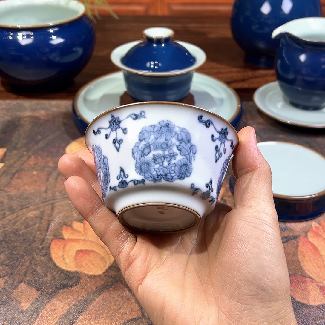 杯杯杯月白团花马蹄杯