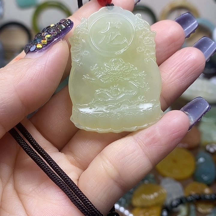 蛇纹石玉吊坠未镶嵌