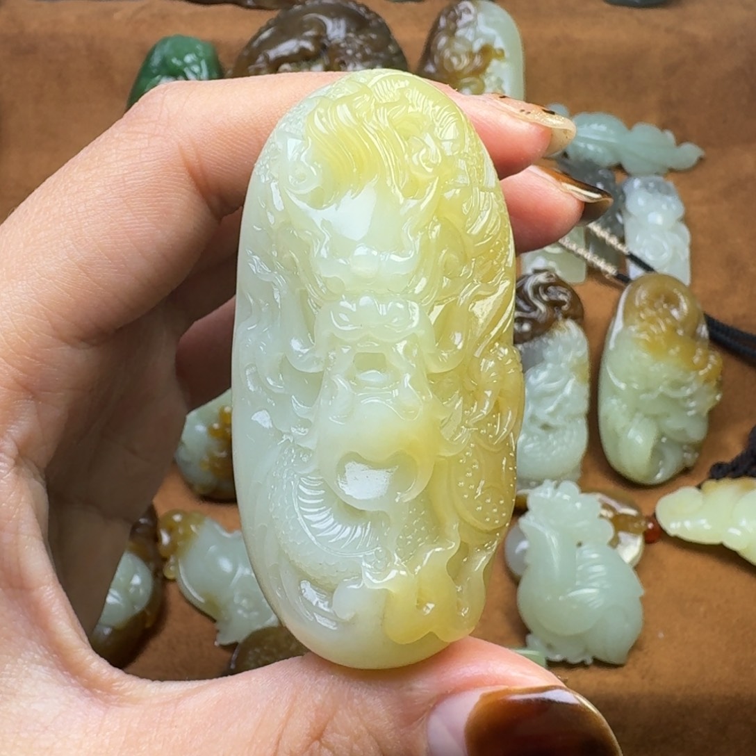 和田玉颈饰未镶嵌