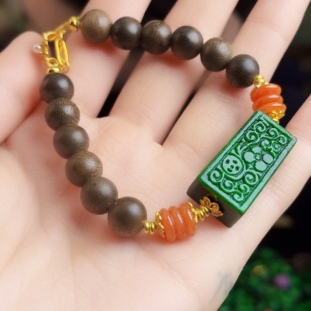 颈饰未镶嵌翡翠多样性