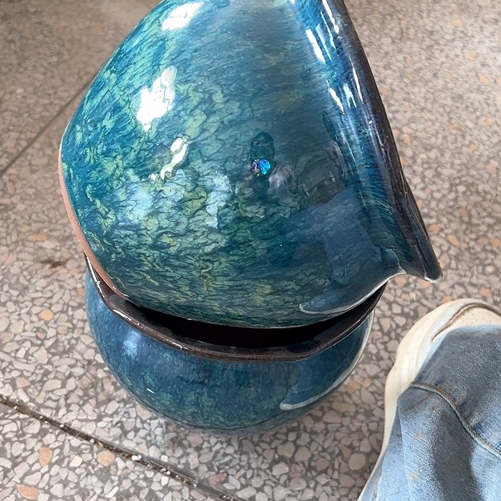 紫砂花盆口20高18。。。。。。。。。。。。