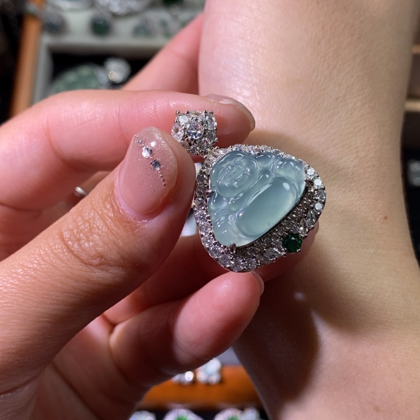 【闪购商品】翡翠颈饰未镶嵌天然