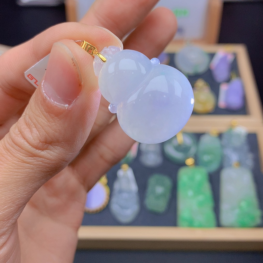 翡翠颈饰18K金镶嵌翡翠