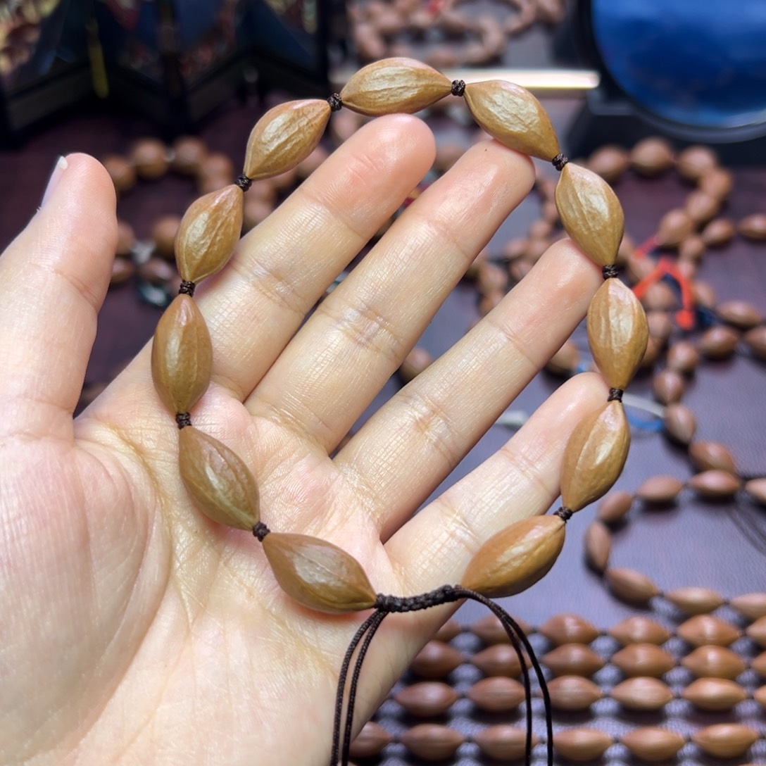哎***✘橄榄核手串/手链油 瓜子 1.1 2.15左右