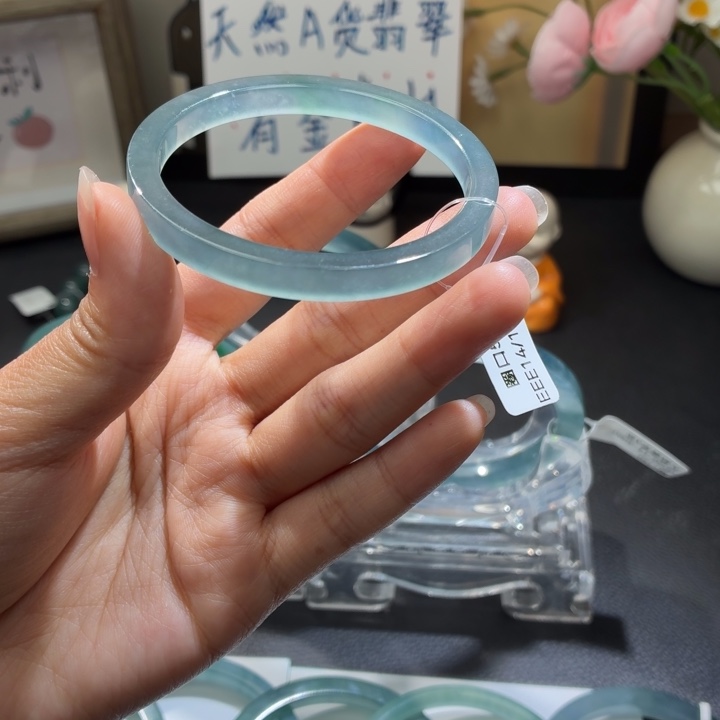 翡翠未镶嵌手镯高冰蓝飘金丝绿方条