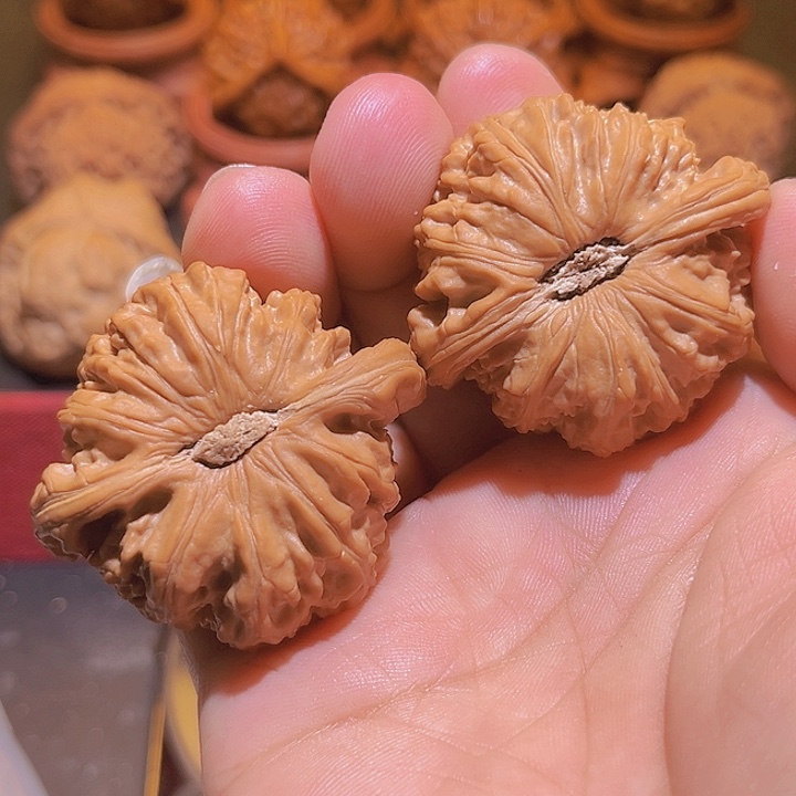 文玩核桃吊坠K*白狮子