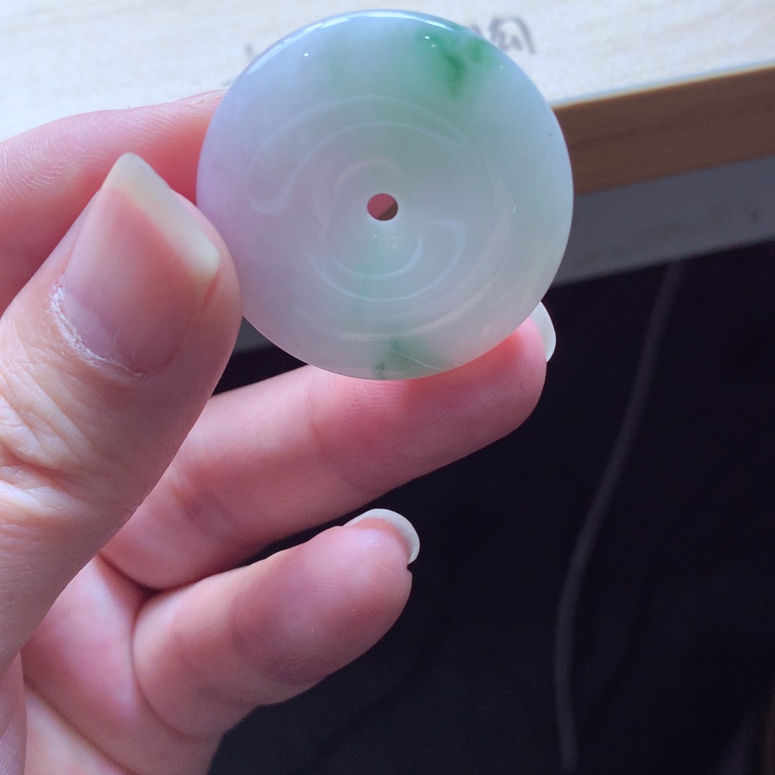 翡翠颈饰未镶嵌吊坠