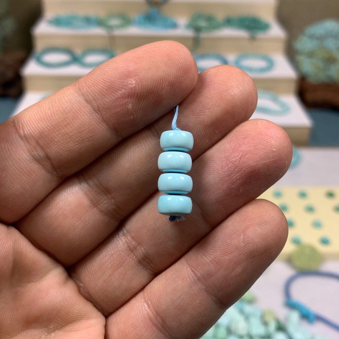 绿松石配饰未镶嵌萤*?