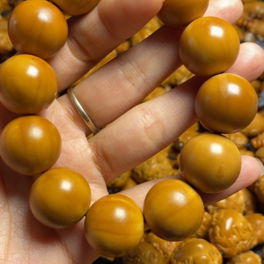 橄榄核吊坠1.9左右光珠