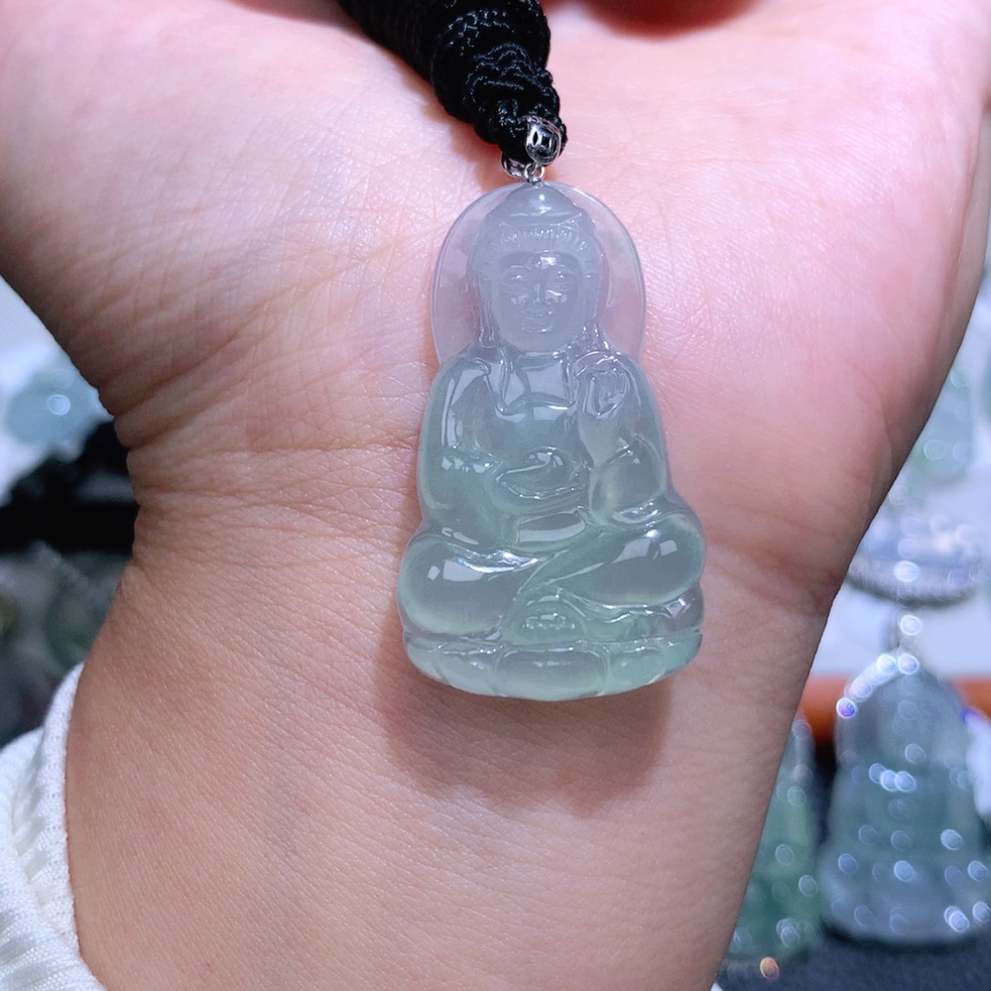 翡翠18K金镶嵌颈饰观音