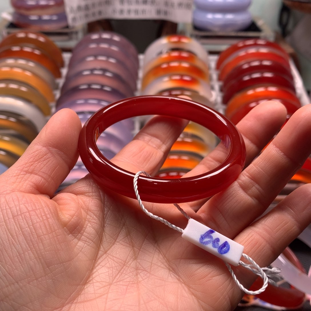 玛瑙/玉髓手镯未镶嵌