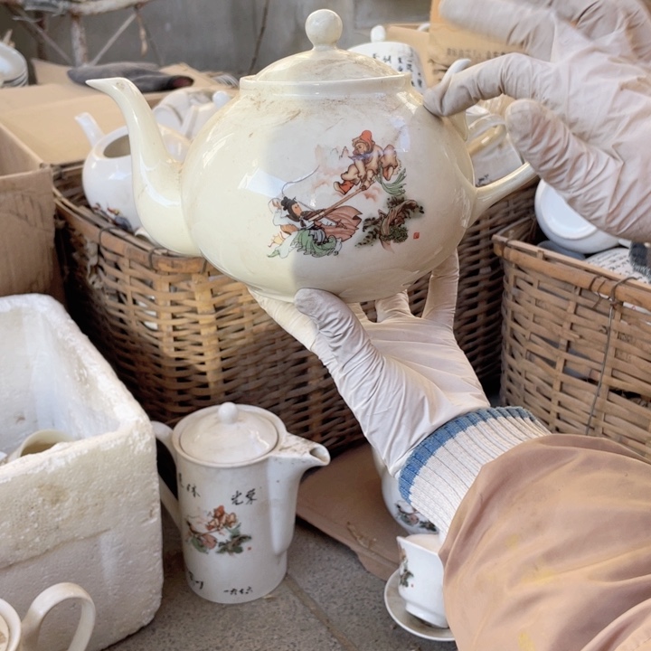 摆件陶瓷摆件工艺品。