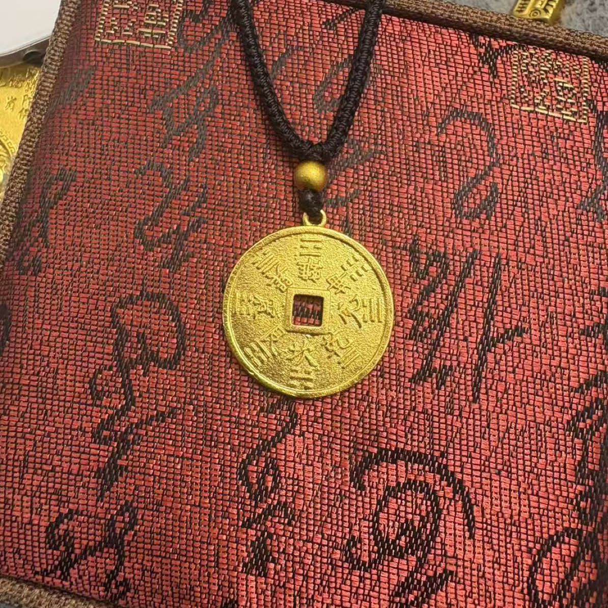 合金吊坠 合金吊坠 实心山鬼花钱双面立体精雕男女款百搭饰品