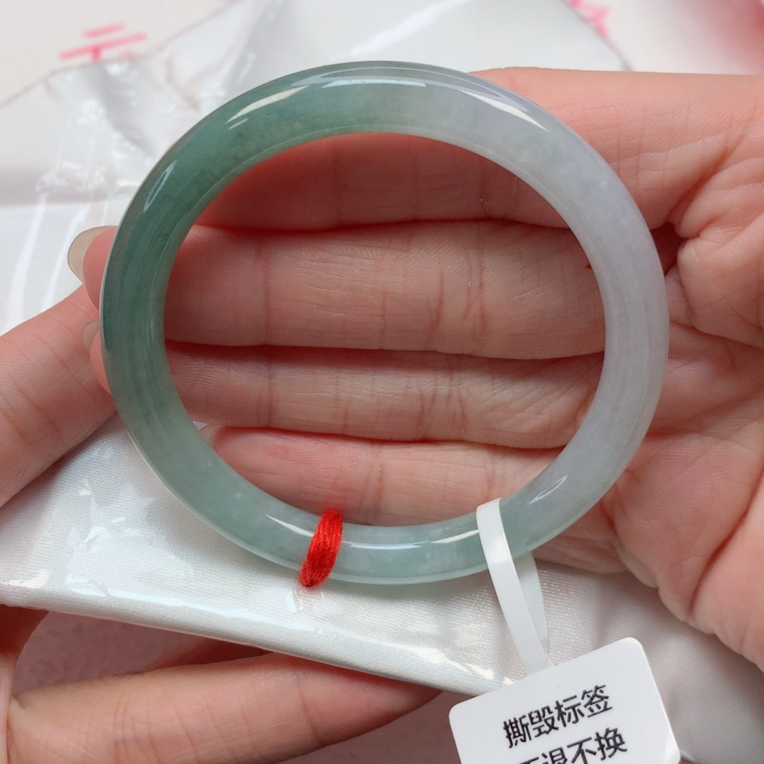 翡翠手镯未镶嵌52细圆条 渐变色特色镯