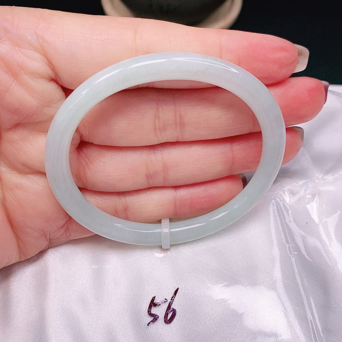 【闪购商品】翡翠手镯未镶嵌贵妃