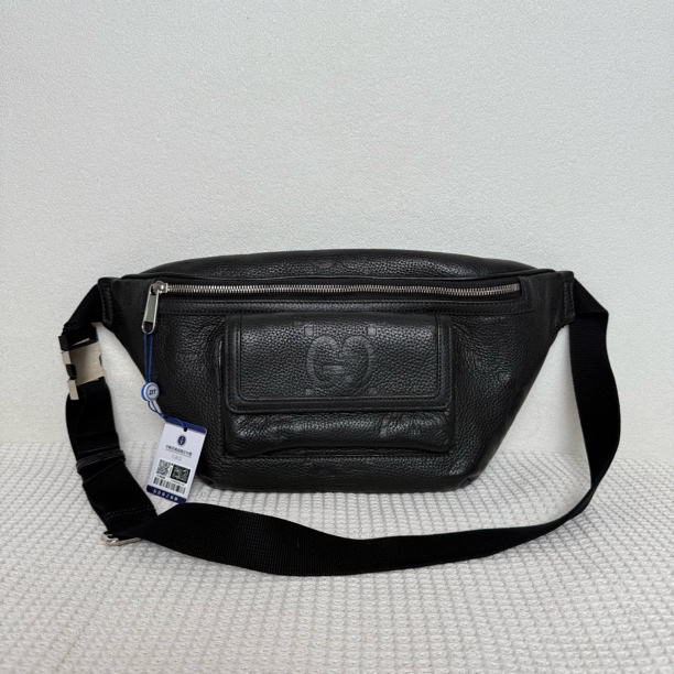 99新 GUCCI/古驰 98新/6070休闲百搭黑色全皮双G压纹胸包