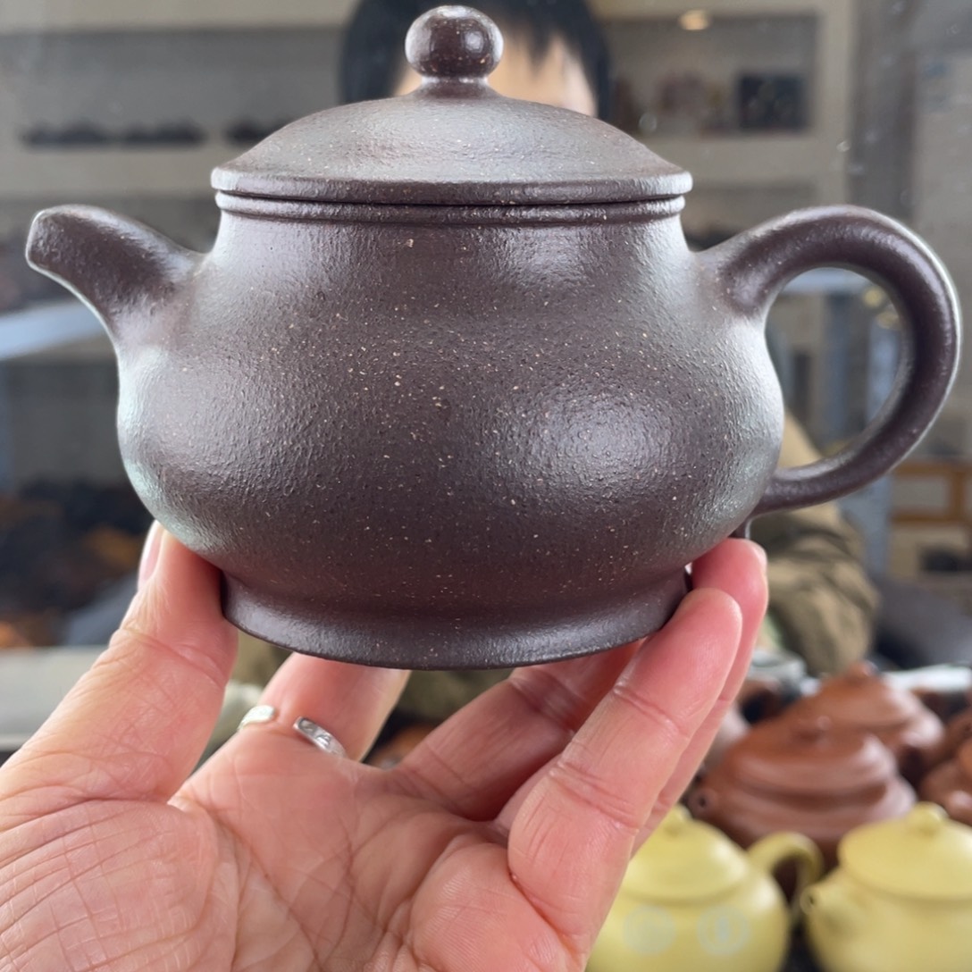 紫砂茶壶平台底槽清手磨料潘壶260cc