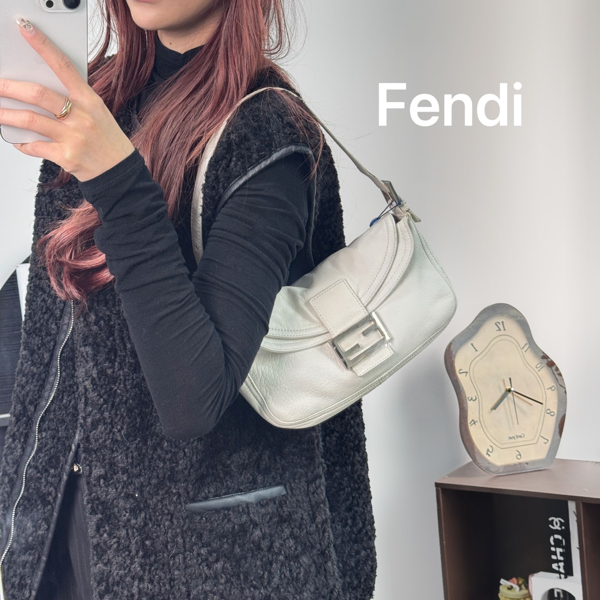 95新 FENDI/芬迪 LLS09经典白色腋下银扣法棍包95新/代卖服务