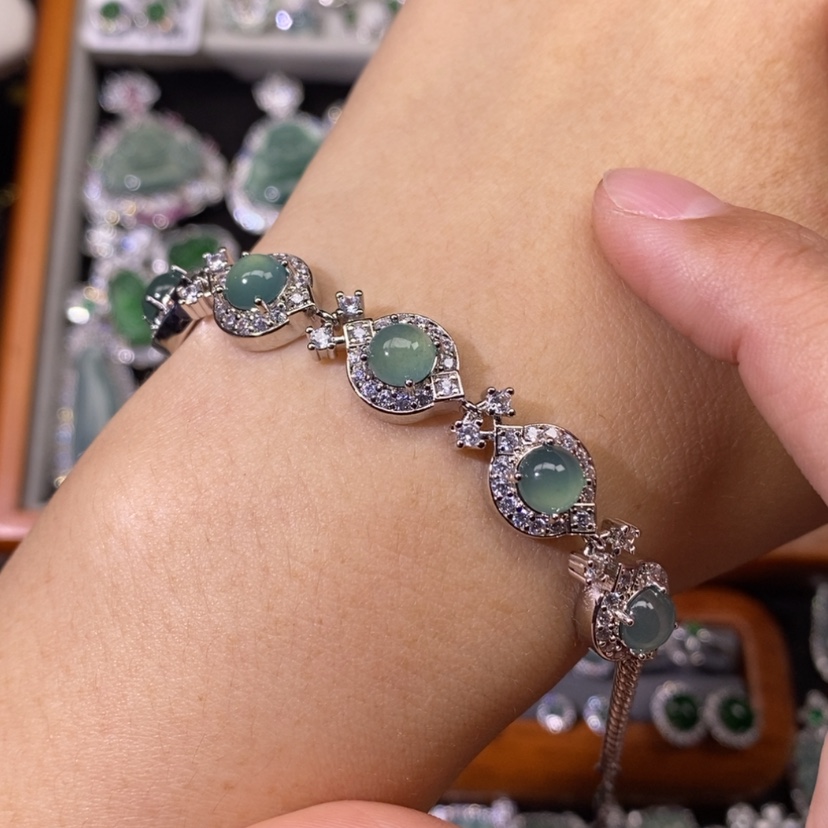 【闪购商品】翡翠颈饰未镶嵌天然