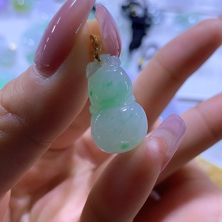 翡翠颈饰18K金镶嵌天然翡翠A货吊坠