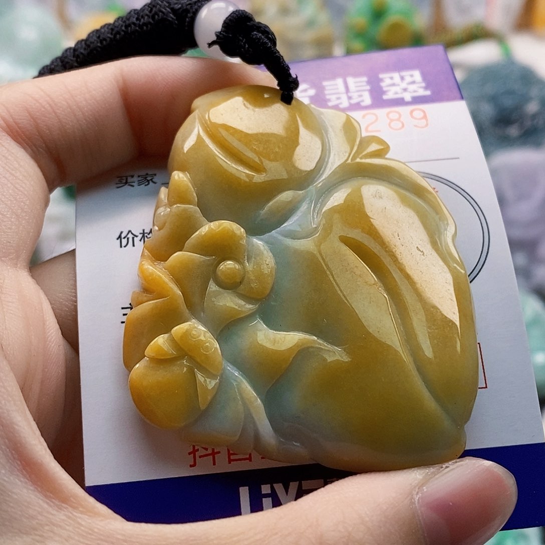 吊坠(不含链)未镶嵌翡翠