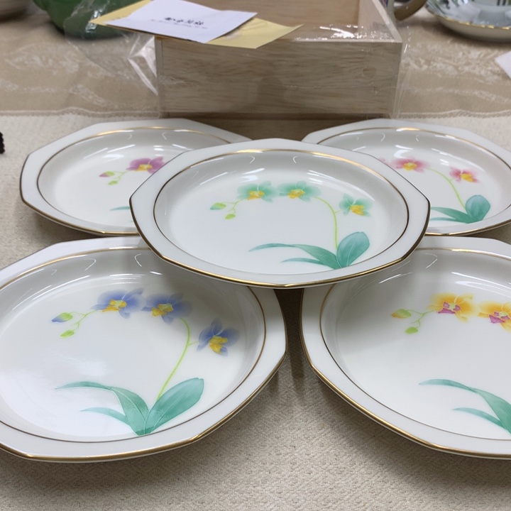 瓷片冒*泡这些都是自己