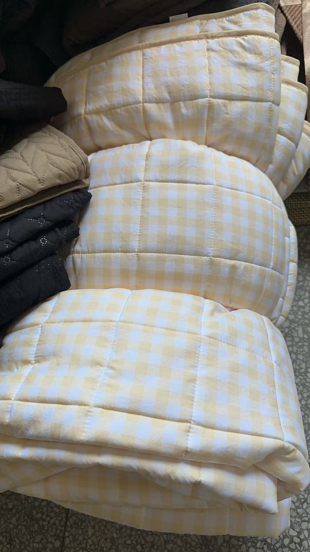 《兵哥外贸》150*200黄白格子化纤夏被 发一张