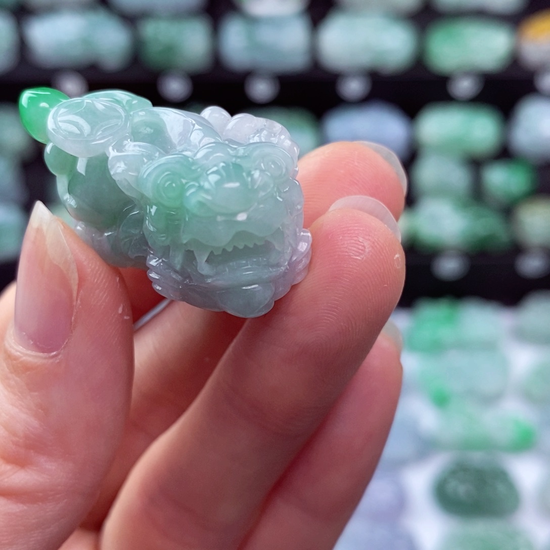 翡翠颈饰未镶嵌天然